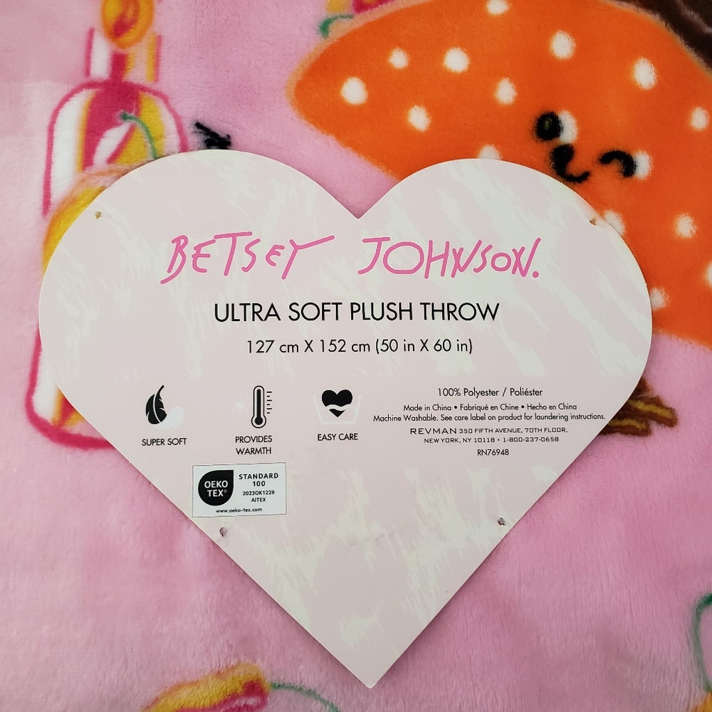 Betsey Johnson Taco, Chili & Hot Sauce Pink Throw Blanket 50x60 NWT - Picture 4 of 11